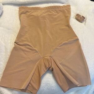 NWOT Honeylove SuperPower Shorts with straps